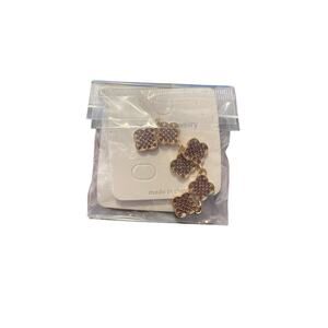 FASHION JEWELRY BURGUNDY SPARKLE THREE HANGING EARRING